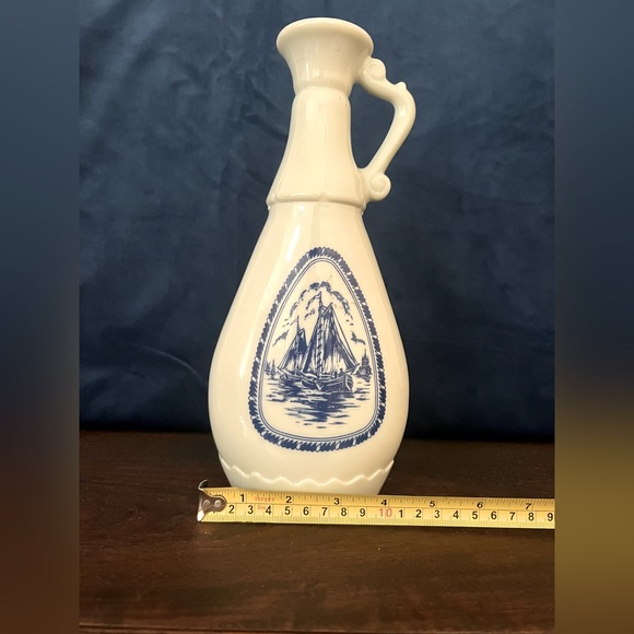 Vintage Liquor Bottle Federal Law Forbids Sale Re-use Pitcher Sailboats Windmill - Picture 3 of 7